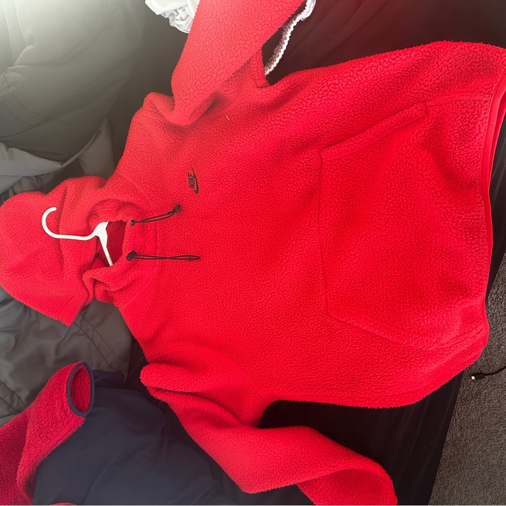 nike sherpa red size s